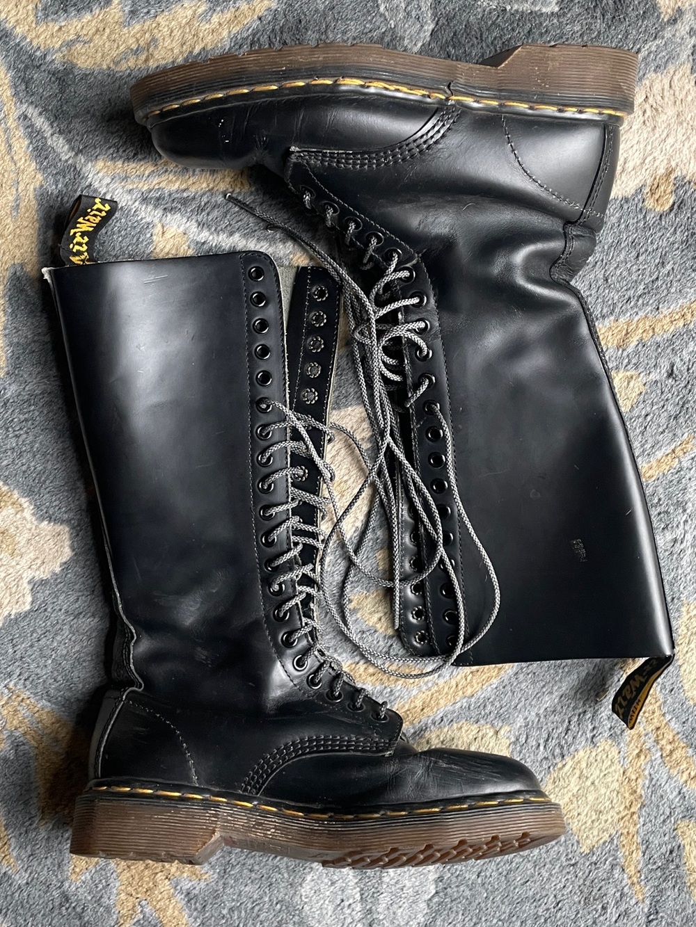 Dr. Martens Black 20 Eye Tall Lace-Up Leather Boots Women’s 8